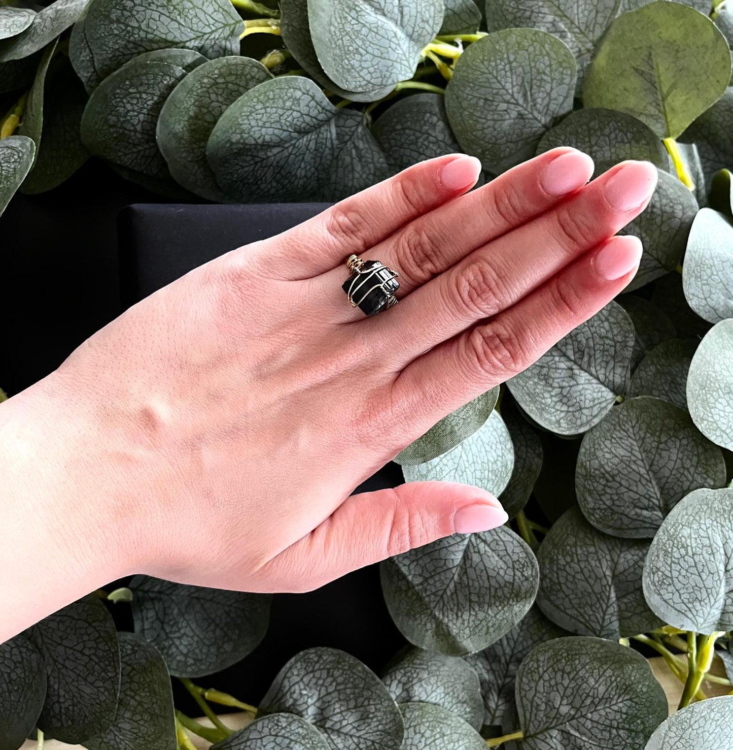 Schwarzer Turmalin Ring (Größenverstellbar)