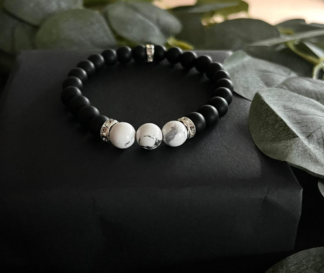 Howlith & Obsidian Armband in MATT