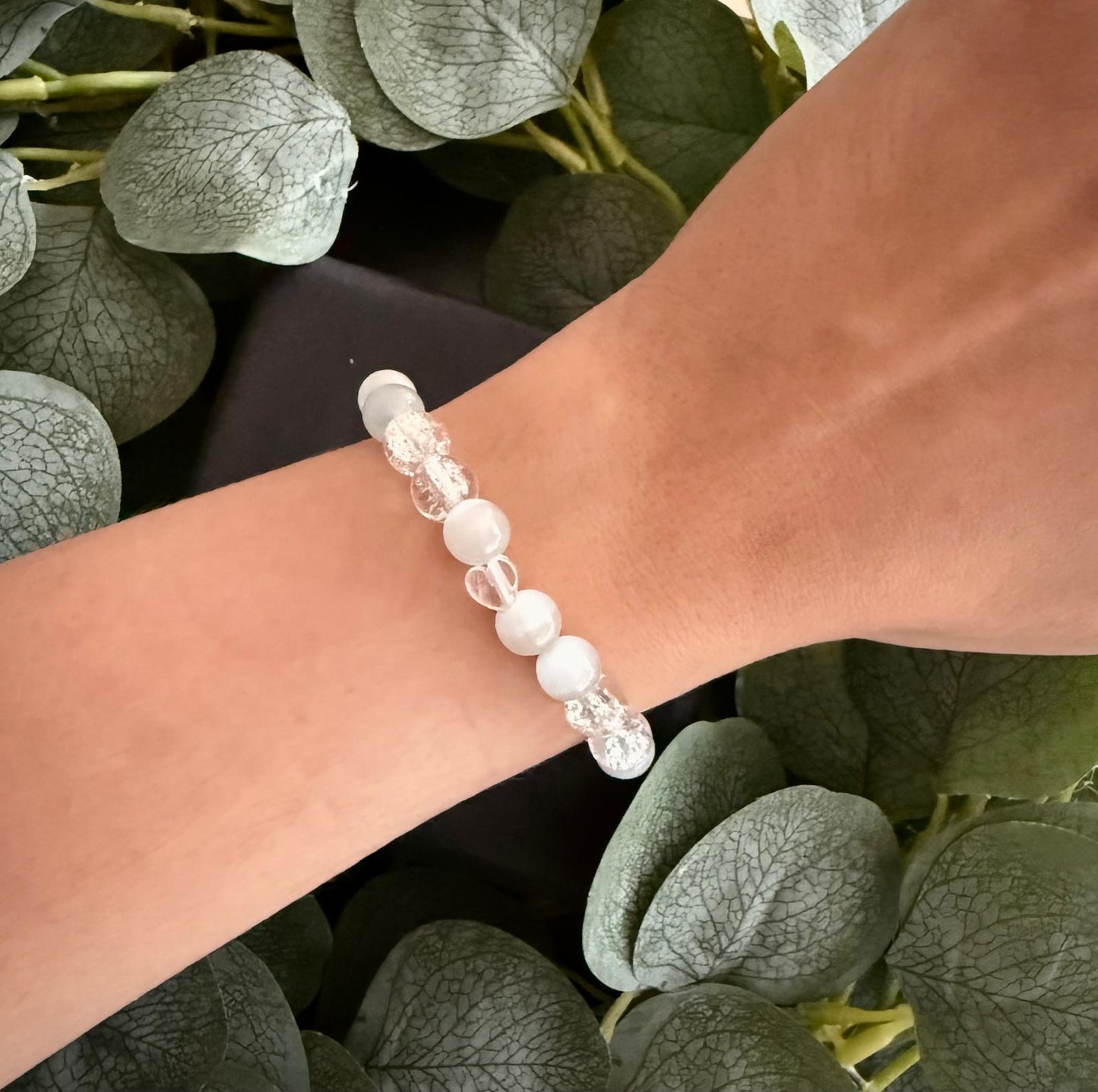 Bergkristall/Mondstein mit Herz aus Bergkristall