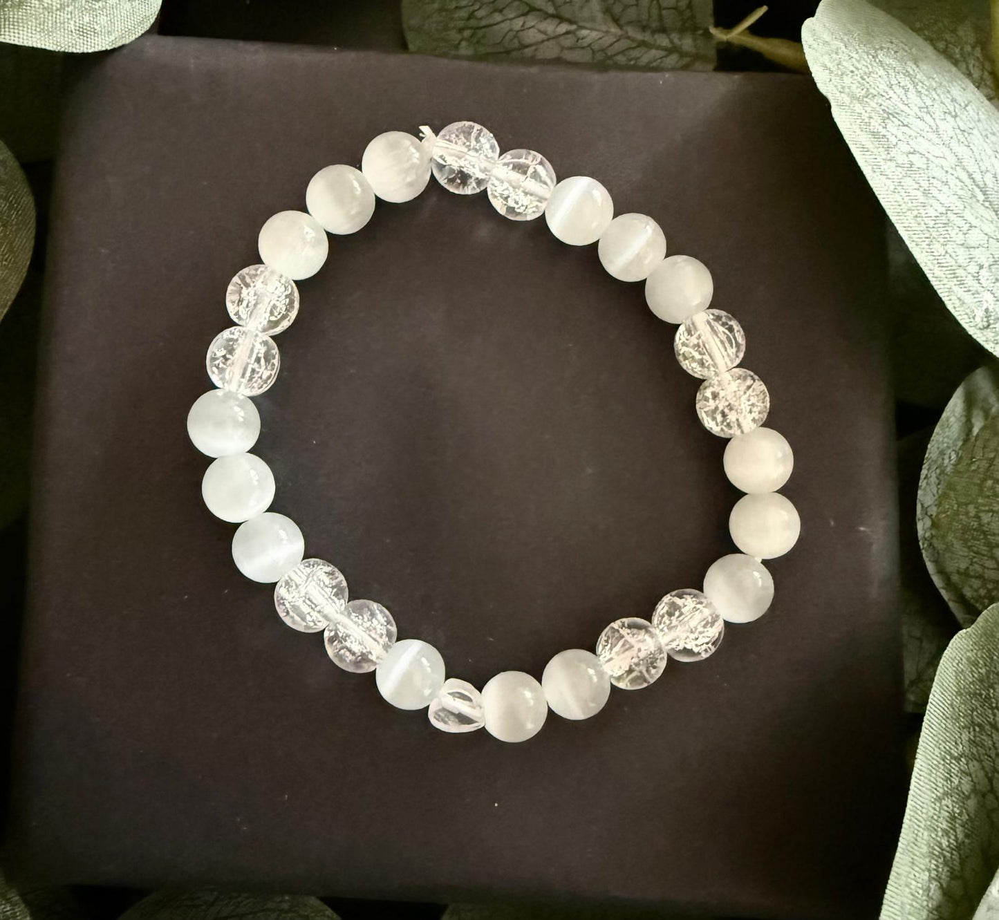 Bergkristall/Mondstein mit Herz aus Bergkristall