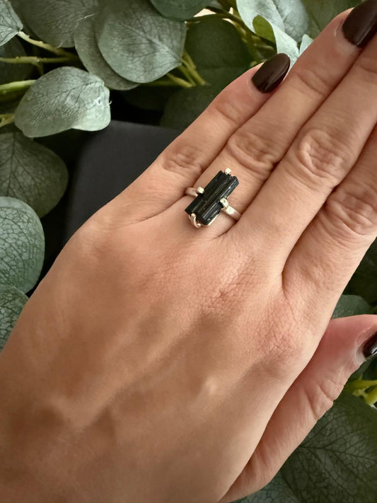 Schwarzer Turmalin Ring (größenverstellbar)